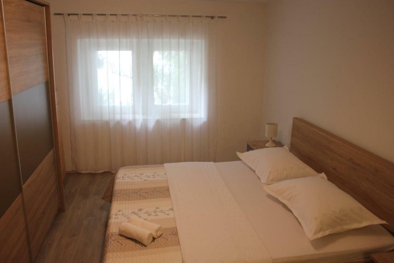 Apartman Tafra Омиш Экстерьер фото