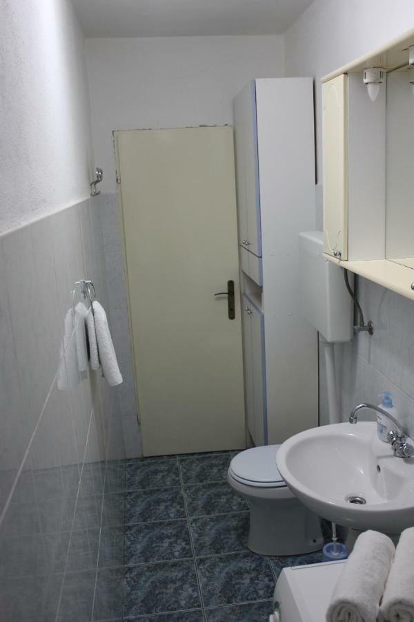 Apartman Tafra Омиш Экстерьер фото